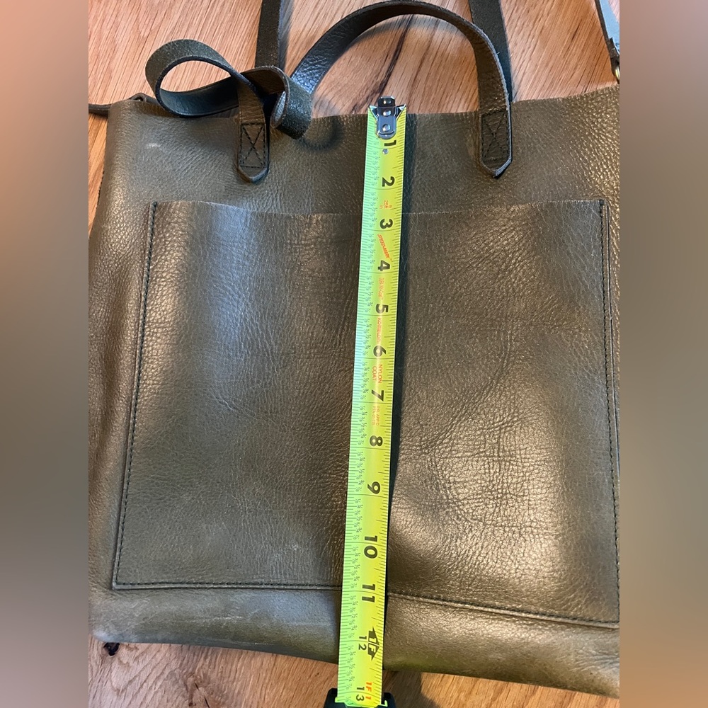 MADEWELL THE MEDIUM TRANSPORT TOTE IN DEEP WOODLAND. - Picture 13 of 14